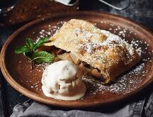 Штрудель с мороженым