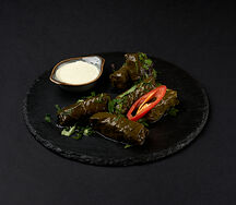 Долма из винoградных листьев