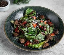 Салат с куриной печенью