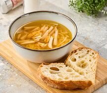 Куриный суп с яичной лапшой