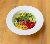 Поке с тунцом и авокадо 