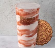 Молочный чай со вкусом клубники L и лунный пряник