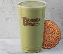 Молочный чай со вкусом матчи L и лунный пряник