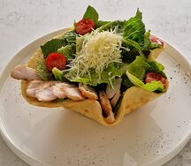 Цезарь с курицей