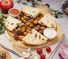 Скепасти с курицей и ананасами