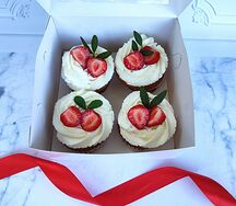 Капкейки Ваниль-клубника 