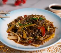 Бататовая лапша с овощами