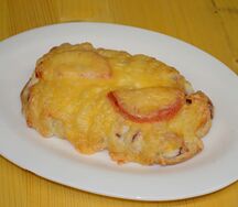 Лодочка с сосиской и сыром Халяль