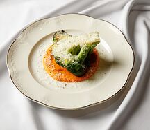 Брокколи с соусом ромеско