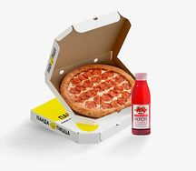 Напиток и маленькая пицца