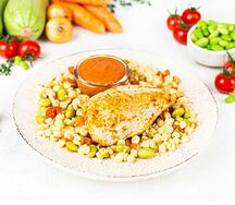 Куриная грудка с пастой Птитим и овощами