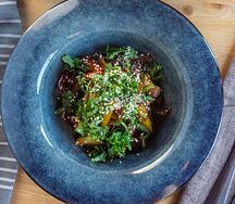 Теплый салат из говяжьей вырезки