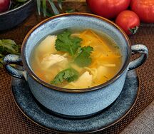 Куриный суп с лапшой