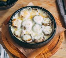 Сулугуни с грибами