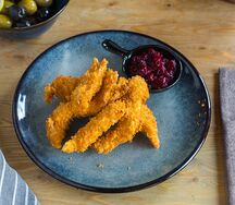 Нагетсы с клюквеным соусом