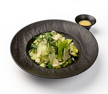 Зелёный салат с цитрусовым соусом