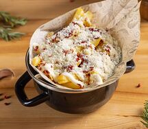 Картофель фри с сыром и беконом