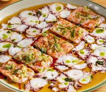 Карпаччо из креветок и осьминога