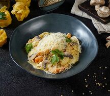 Фетучине с курицей и грибами