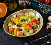 Салат с курицей терияки халяль