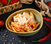 Сладкий картофель фри с пармезаном