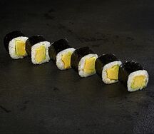 Ролл с авокадо