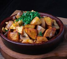 Картофель, жареный с грибами