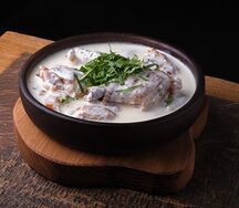 Цыпленок чкмерули в чесночном соусе