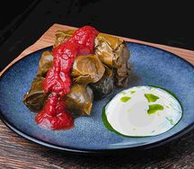 Долма с сальсой