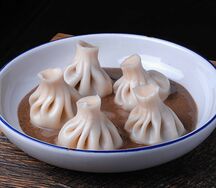 Мини-хинкали с бараниной и кинзой