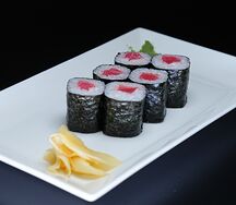 Ролл с тунцом маки