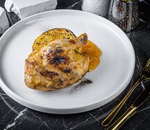 Половинка цыпленка с картофелем