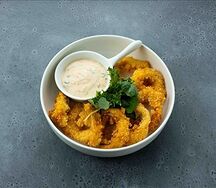 Кольца кальмара с соусом катаифи