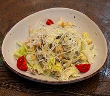 Салат с телячьим языком и сыром чечил