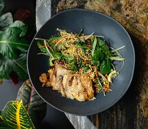 Салат из зелёной папайи с курицей