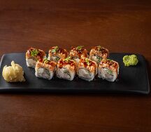 Острая креветка с опалённым лососем 