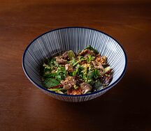 Азиатский салат с говядиной