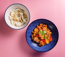 Курица в кисло-сладком соусе с рисом на пару