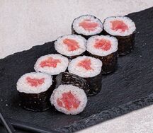 Ролл с тунцом