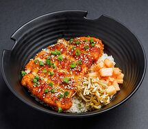 Курица кацу с соусом терияки и паровым рисом