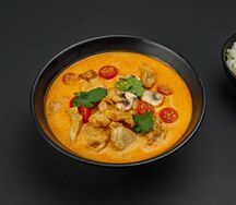 Тай рамен с курицей и паровым рисом