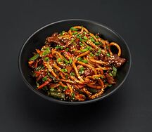 Wok лапша с говядиной в перечном соусе
