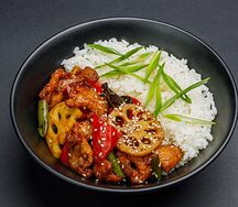 Курица с овощами в соусе терияки с паровым рисом