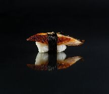 Суши с угрем