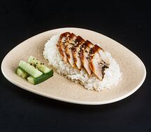 Рис с угрем Унай Дзю