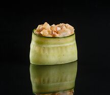 Гункан с креветкой