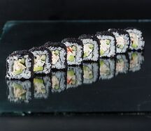 Калифорния с крабом черная