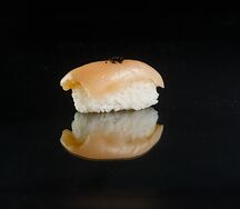 Суши с гребешком