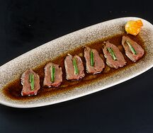 Теплое сашими из говяжьей вырезки