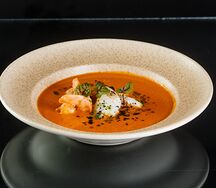 Биск с креветками и белой рыбой